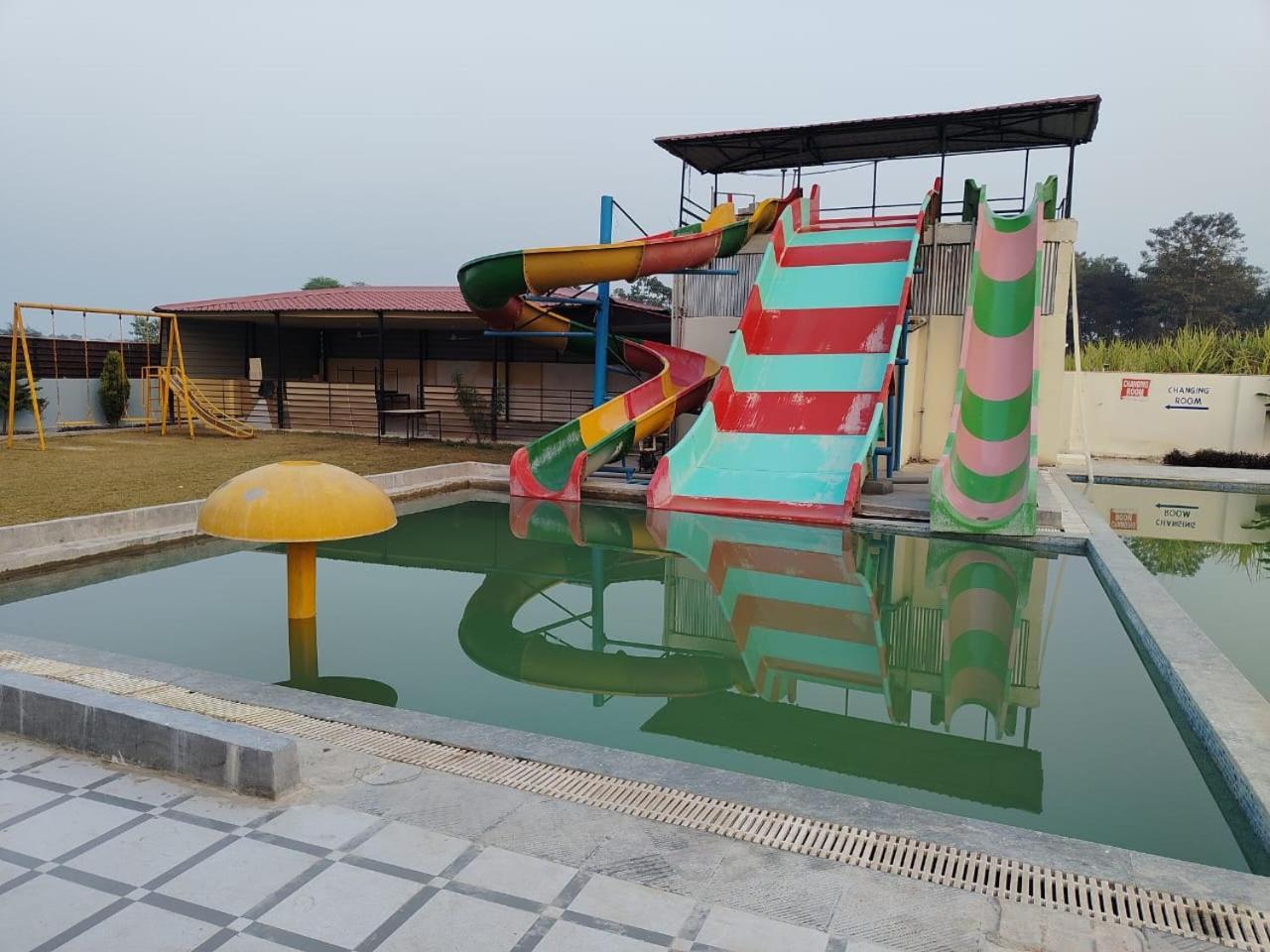 The Velvet Sky Hotel & Resort Bahraich 外观 照片